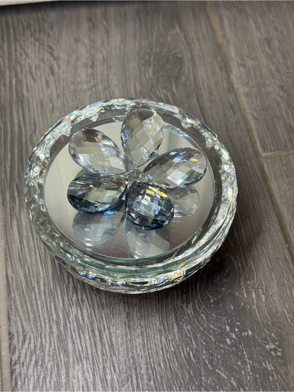 NWOT Glass Floral Ring Holder